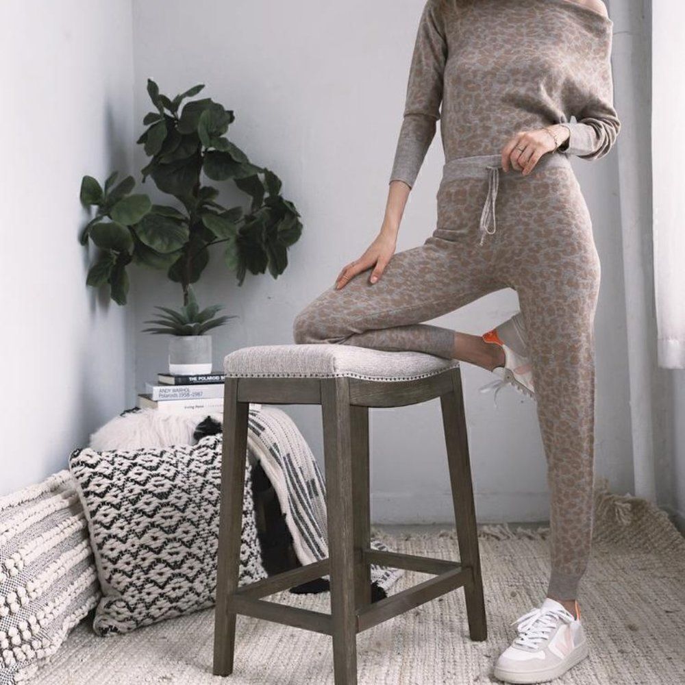 NWT Heartloom Iris Jogger "fawn" size Small